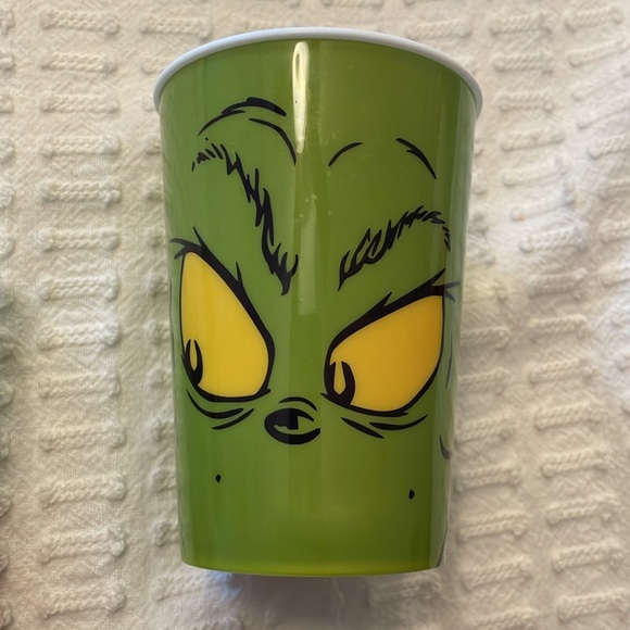 Dr. Seuss “The Grinch” Bundle. The Grinch & Max plush, mini string lights & cup - Picture 5 of 5